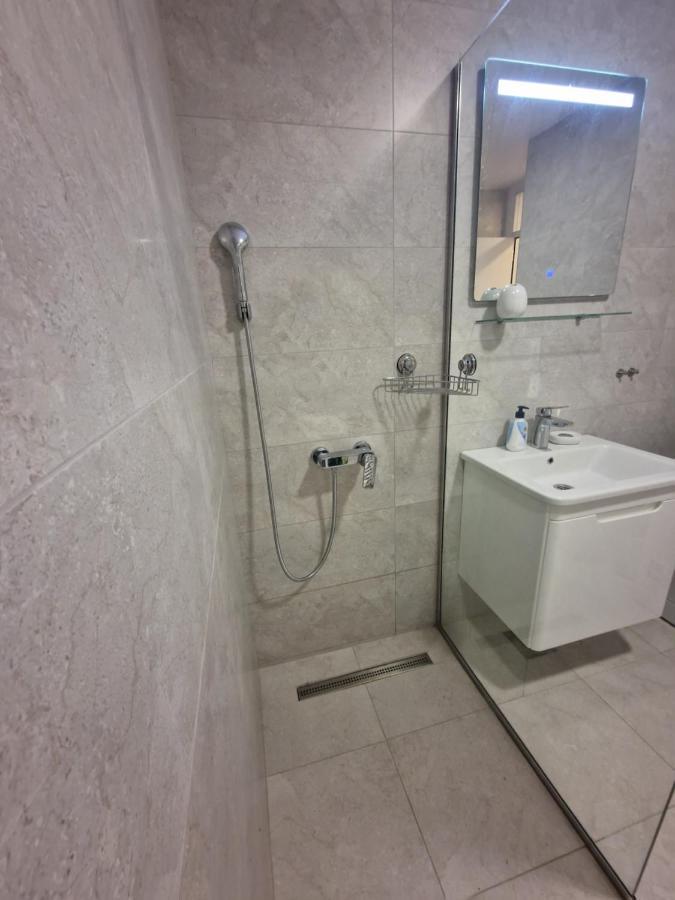 Heart Of The City - 75Sqm Suite Скоп'є Екстер'єр фото